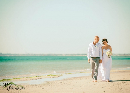 Bride Rachel and Groom Phill at Carrum Beach, Melbourne