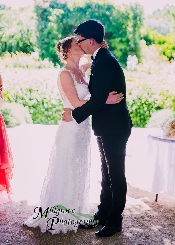 A wedding ceremony at Alowyn Gardens