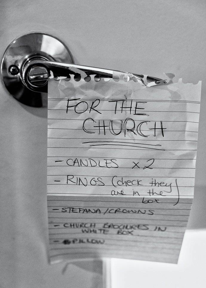 A note taped to a door